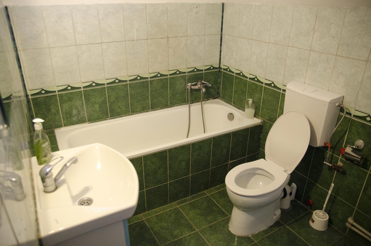 Casa Boiereasca Hostel Craiova Bagian luar foto